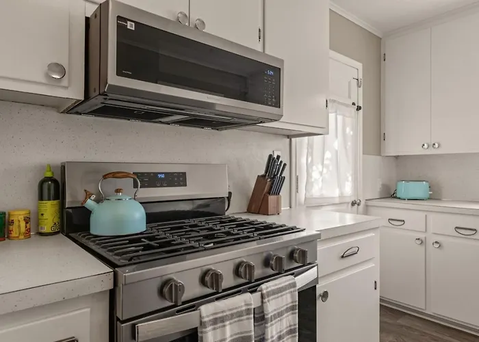 Holiday home Retro 2br King Bed Pet-friendly Tu Expo Tulsa