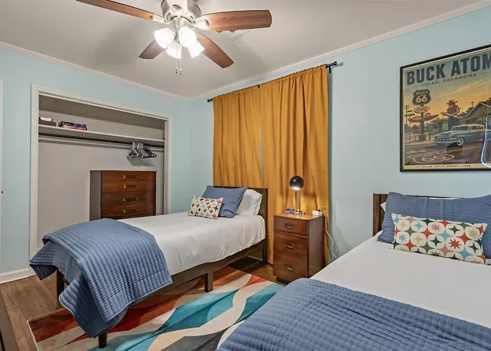 Retro 2br King Bed Pet-friendly Tu Expo *