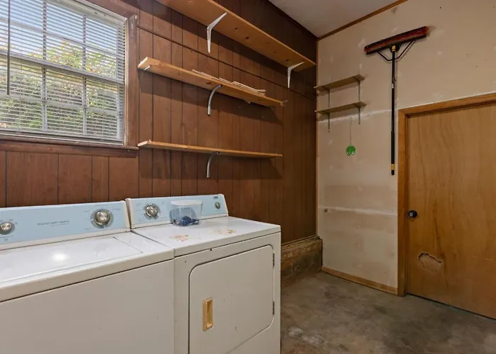 Holiday home Retro 2br King Bed Pet-friendly Tu Expo